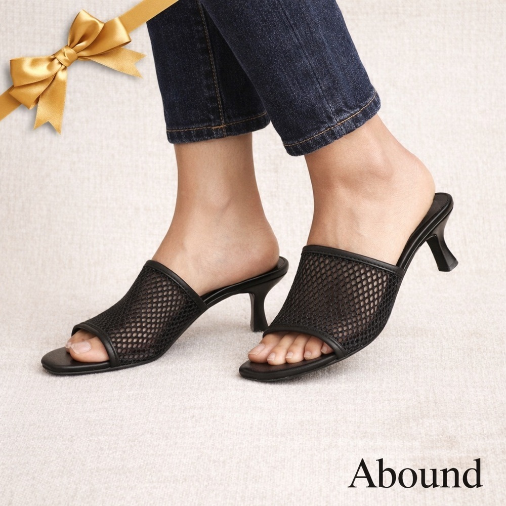 Nordstrom Abound Kitten Heels Mesh Foot Cover Thin 2 Inch Heels Size 8M, Black